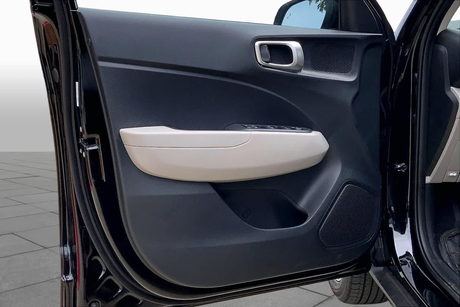 New 2026 Hyundai Venue SEL FWD image 10