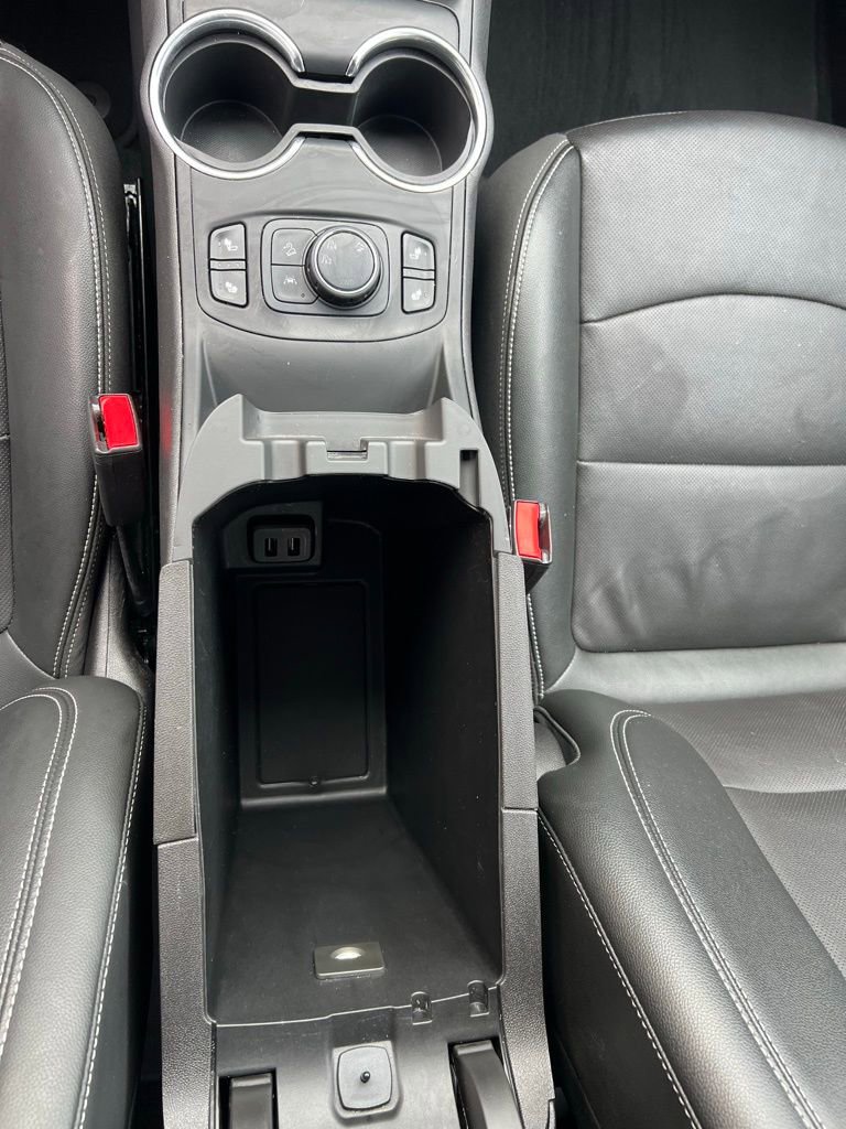 Used 2024 GMC Terrain SLT image 16