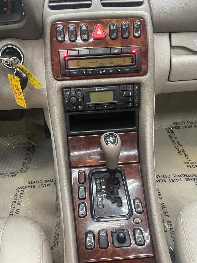 Used 1999 Mercedes-Benz CLK 320 Cabriolet image 26