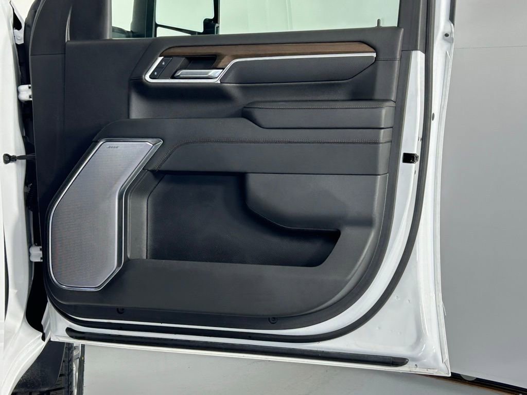 Used 2024 Chevrolet Silverado 2500 High Country w/ High Country Premium Package AWD/4WD image 10
