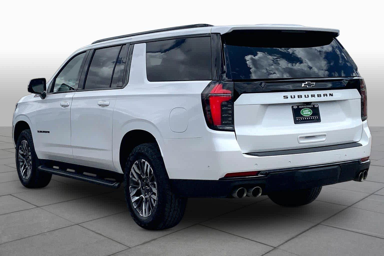 Used 2025 Chevrolet Suburban Z71 AWD/4WD image 11