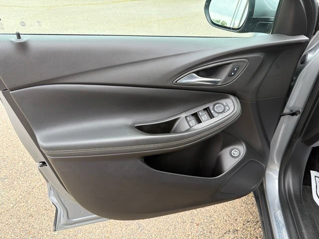 Used 2023 Buick Encore GX Select AWD/4WD image 11