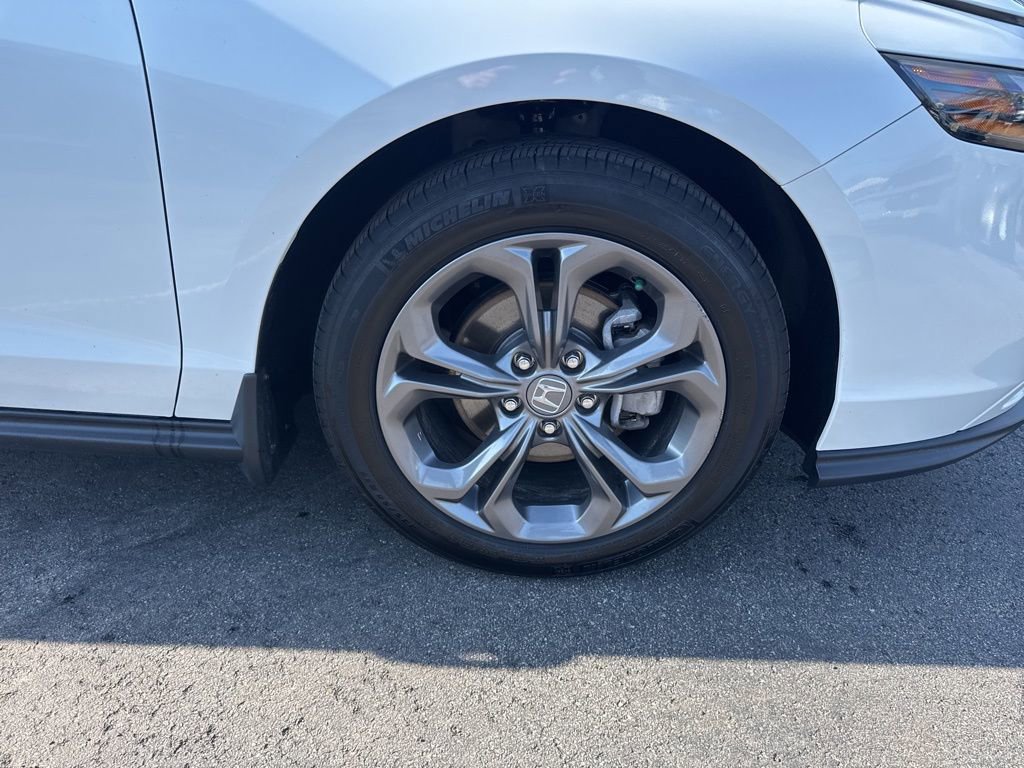 Certified 2023 Honda Accord EX image 13