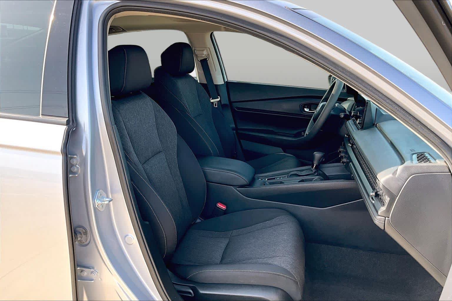 Used 2023 Honda Accord EX image 9