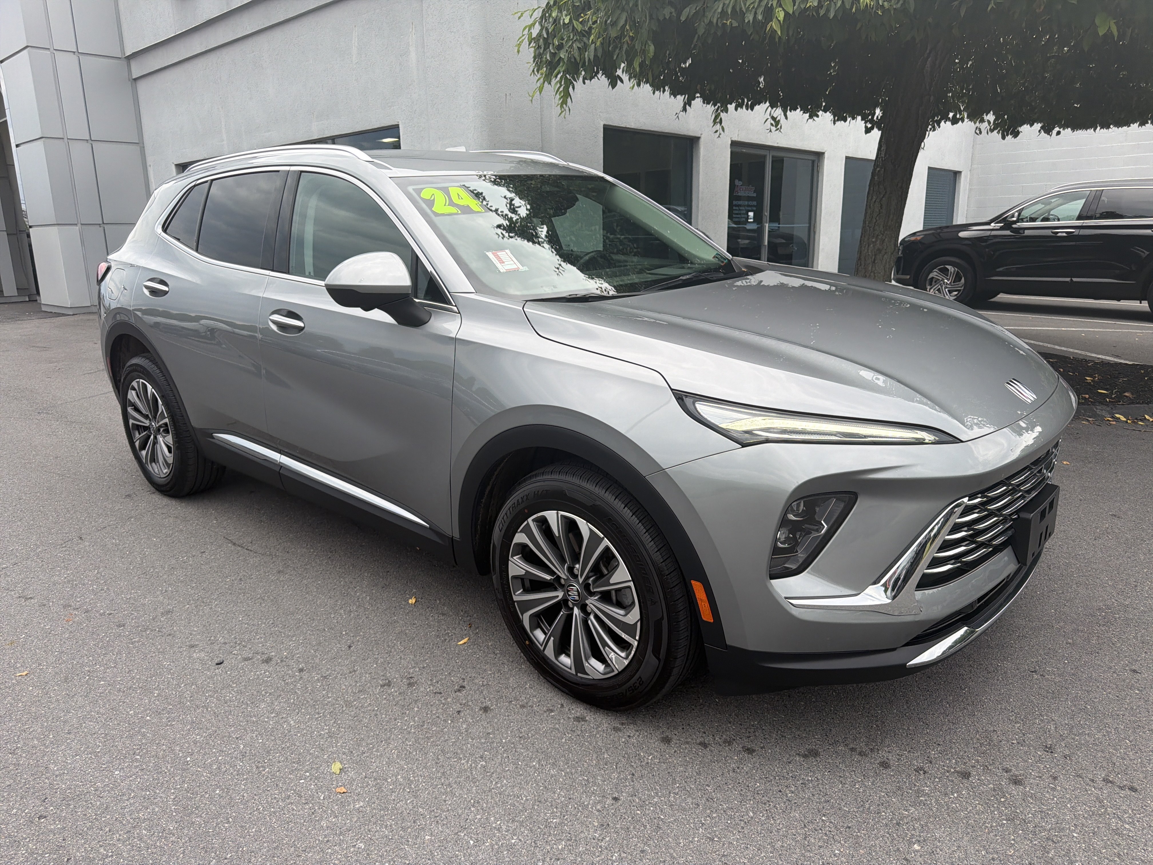 Used 2024 Buick Envision Preferred AWD/4WD image 1