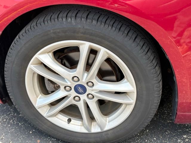 Used 2018 Ford Fusion SE w/ Fusion SE Technology Package FWD image 10