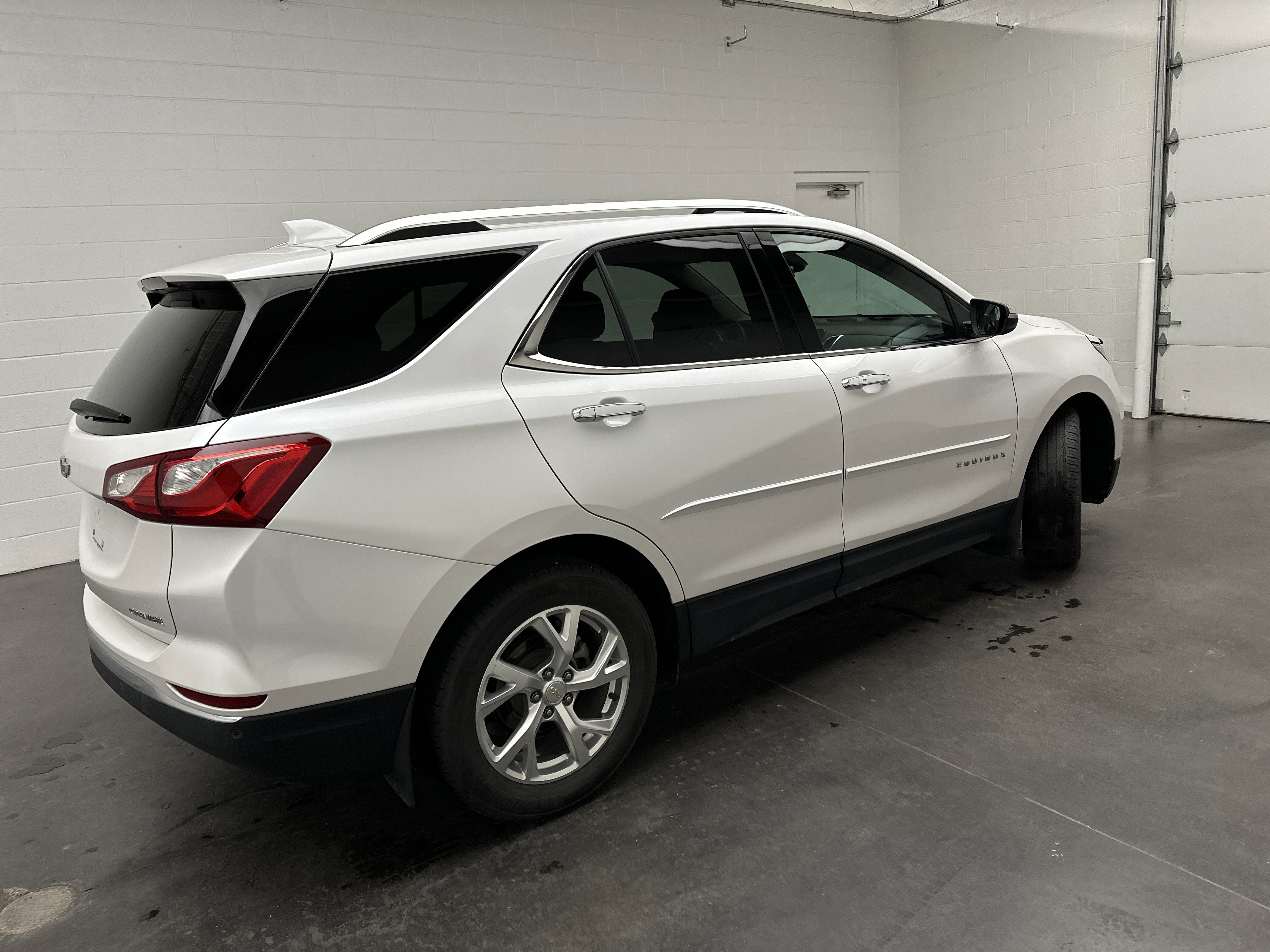 Used 2021 Chevrolet Equinox Premier FWD image 11