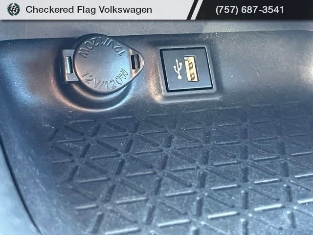 Used 2024 Toyota RAV4 XLE AWD/4WD image 40