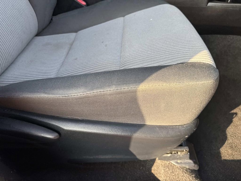 Used 2015 Toyota RAV4 LE FWD image 12