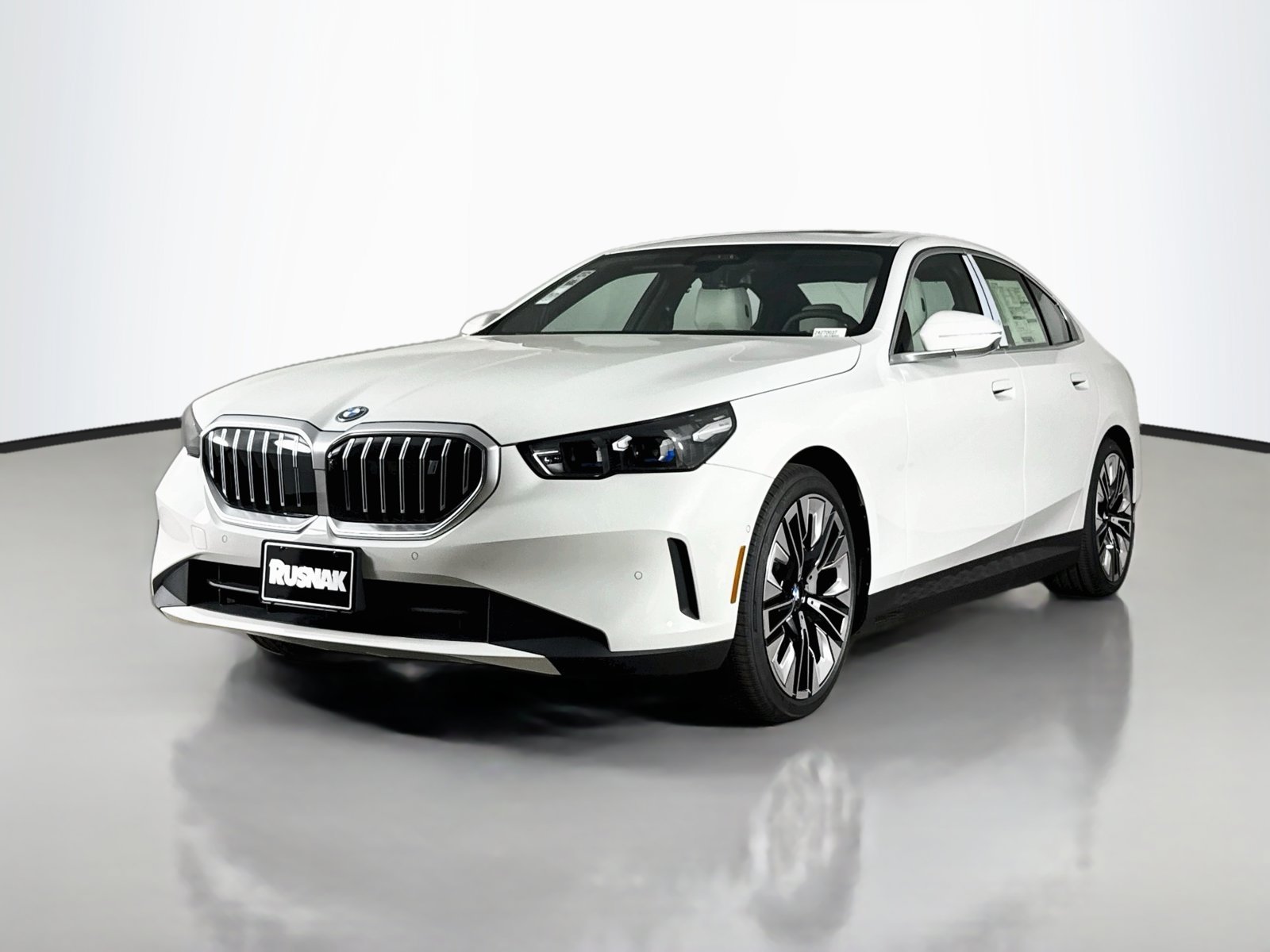 New 2027 BMW i5 M60 AWD/4WD image 3