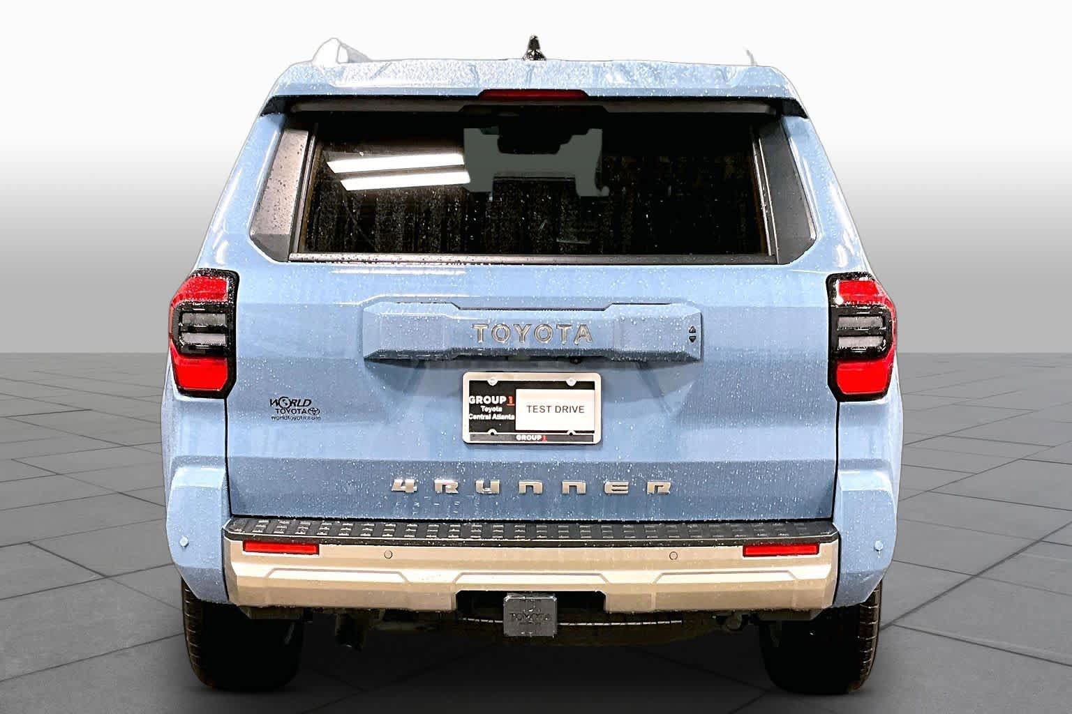 Used 2025 Toyota 4Runner Limited AWD/4WD image 5