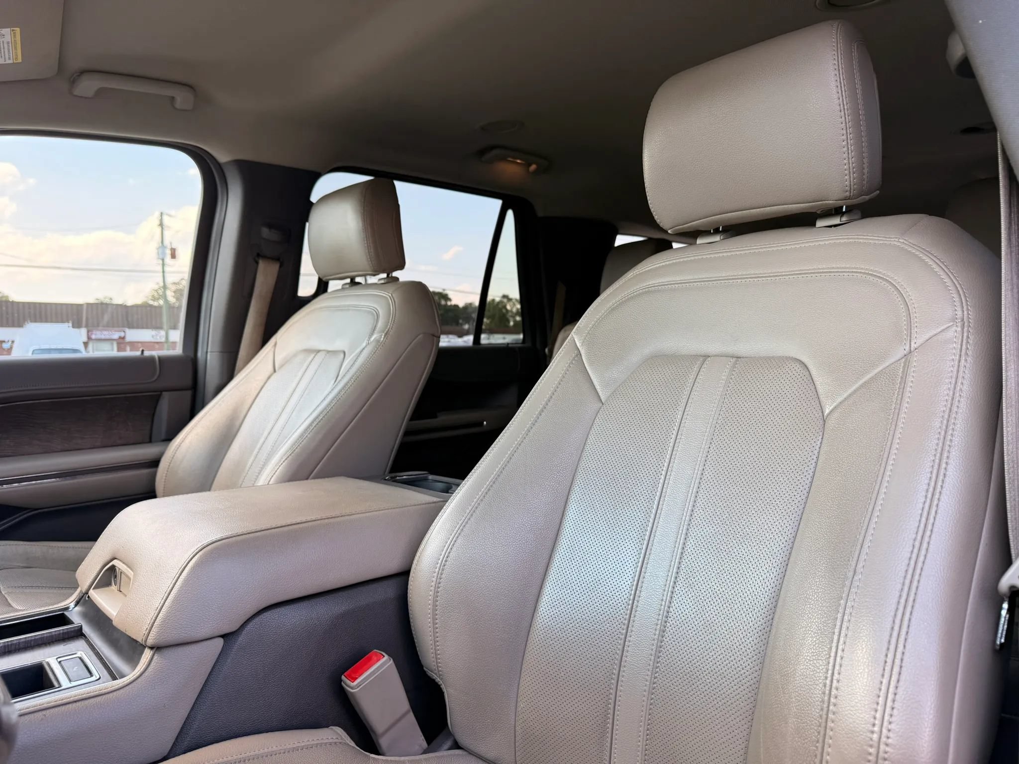 Used 2020 Ford Expedition Max Limited RWD image 18