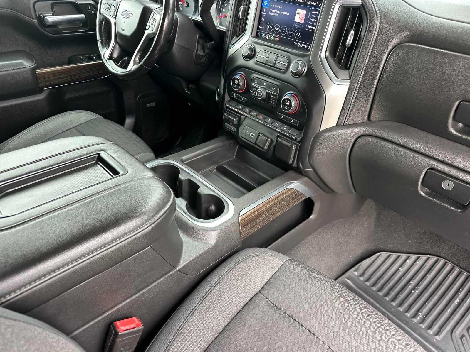Used 2020 Chevrolet Silverado 1500 RST image 17