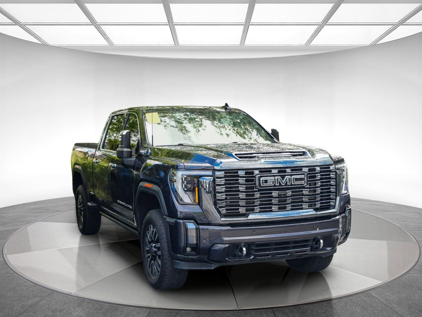Used 2024 GMC Sierra 2500 Denali Ultimate image 2