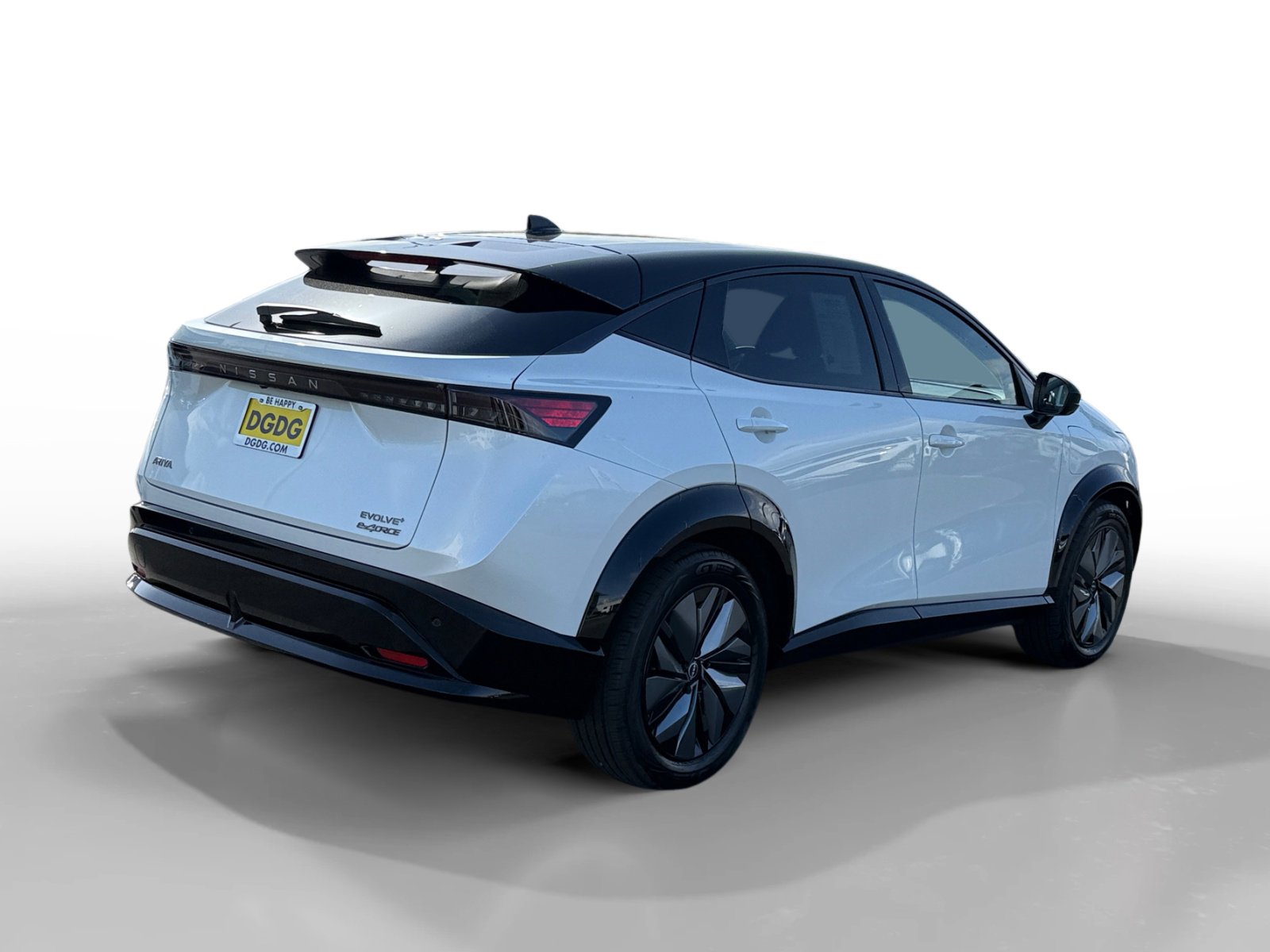Used 2025 Nissan Ariya AWD image 5