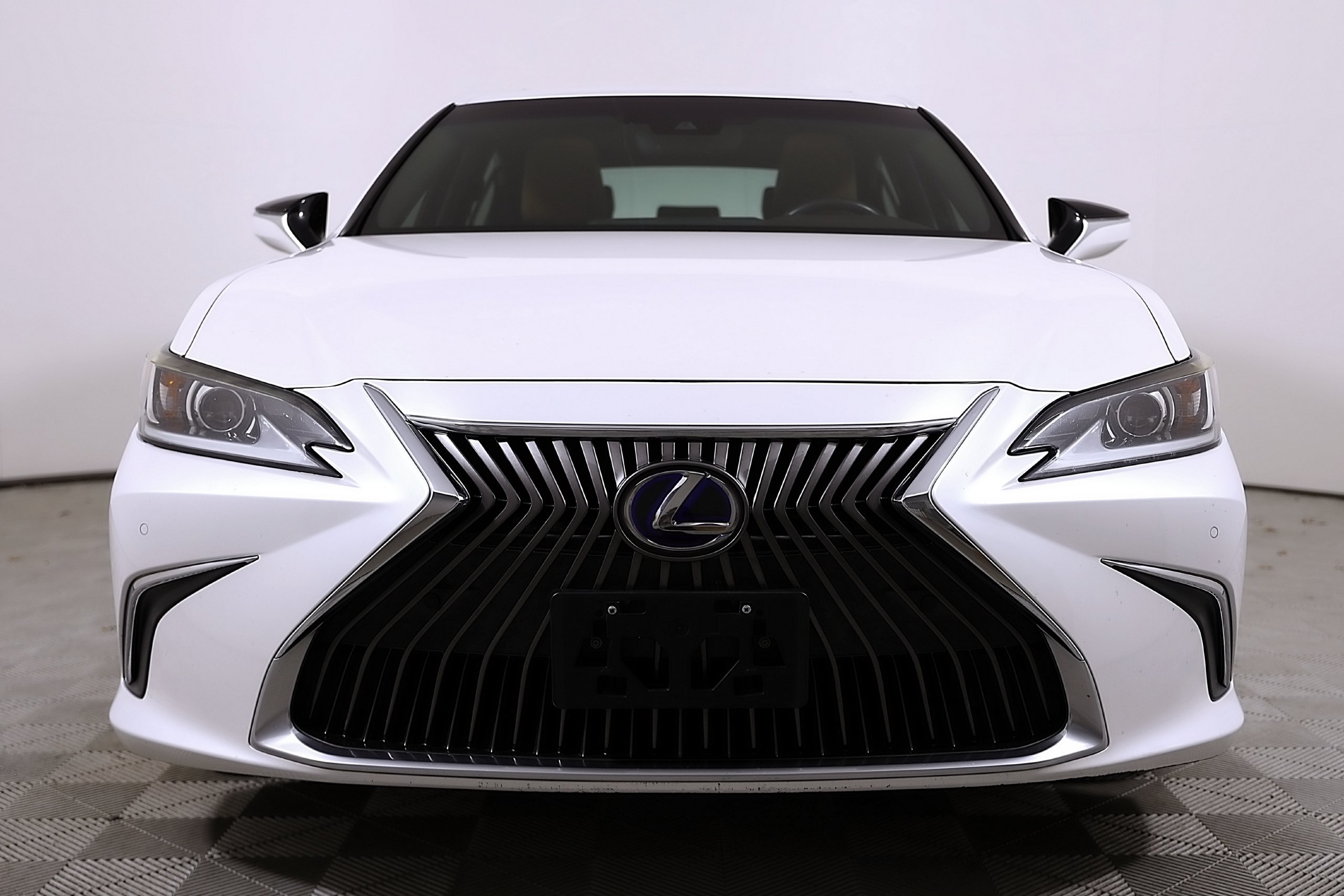 Used 2019 Lexus ES 300h w/ Premium Package FWD image 4