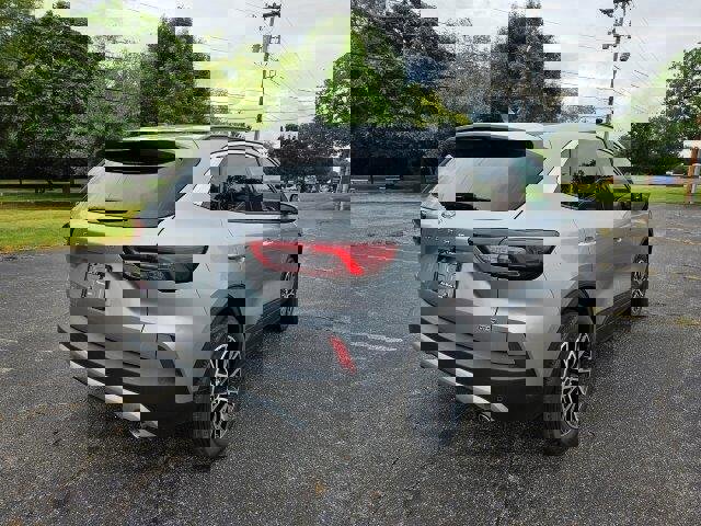 New 2024 Ford Escape SE image 8