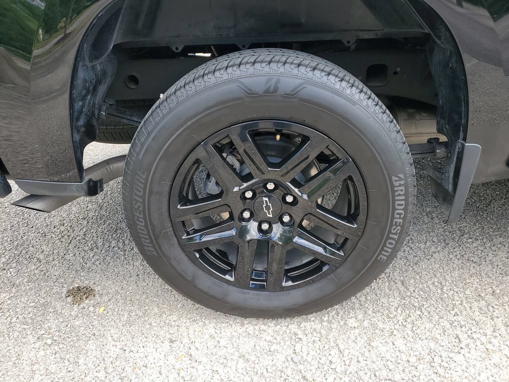 Used 2025 Chevrolet Silverado 1500 Custom AWD/4WD image 5