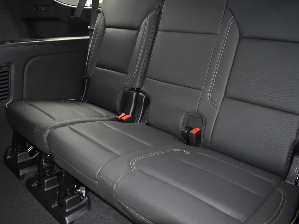 New 2025 Chevrolet Suburban Premier image 17