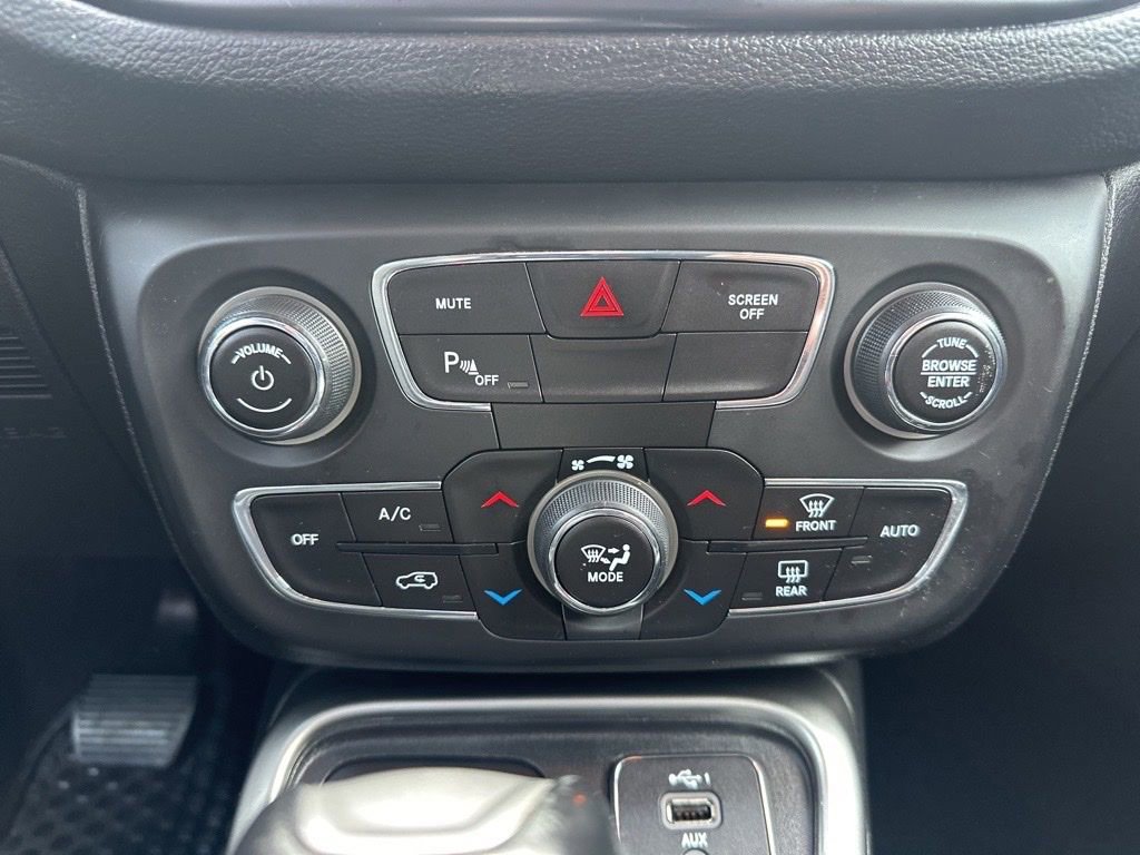 Used 2019 Jeep Compass Latitude w/ Cold Weather Group image 21