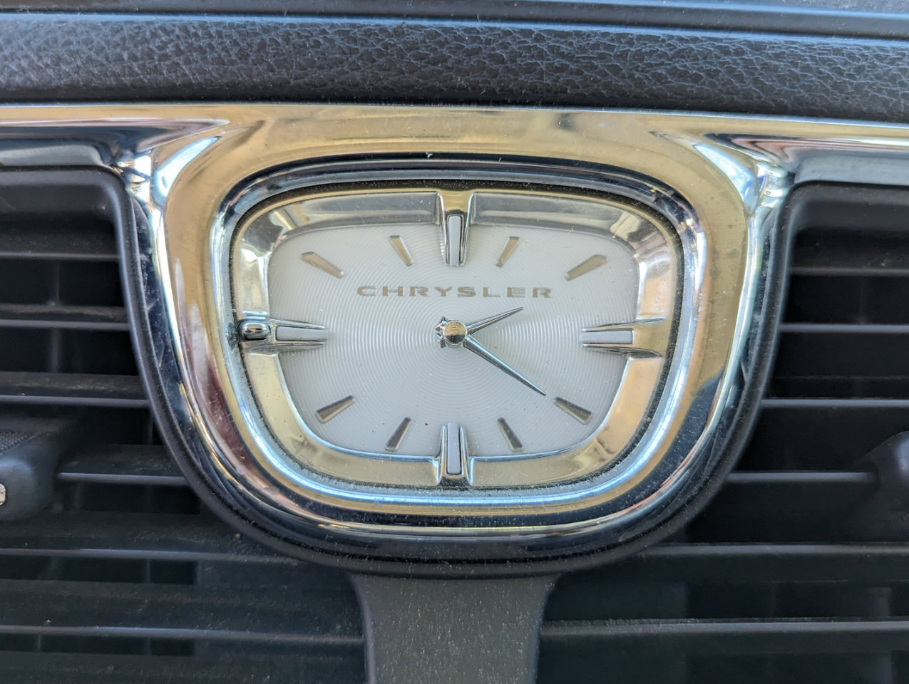 Used 2013 Chrysler Town & Country Touring image 20