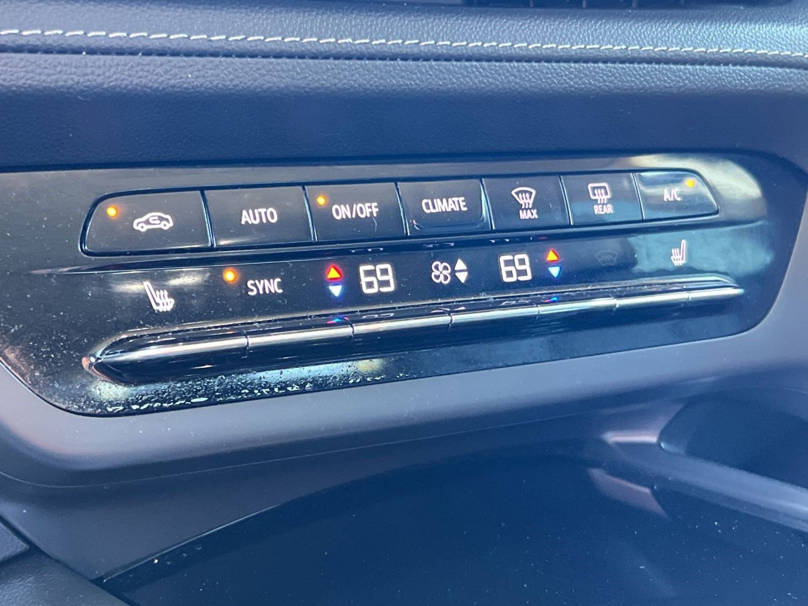 Used 2023 Buick Envision Essence image 19