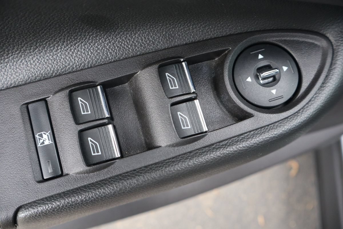 Used 2015 Ford Escape Titanium w/ Equipment Group 301A AWD/4WD image 27