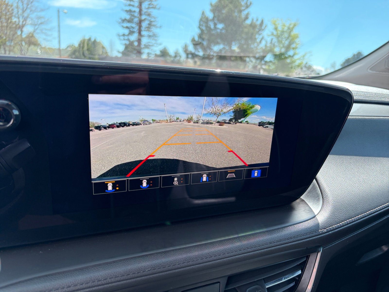 Used 2024 Buick Encore GX Avenir w/ Avenir Technology Package image 25