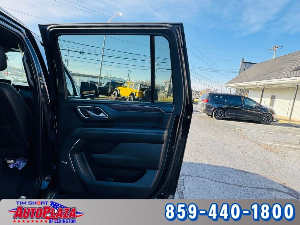 Used 2022 Chevrolet Suburban LT w/ Luxury Package image 61