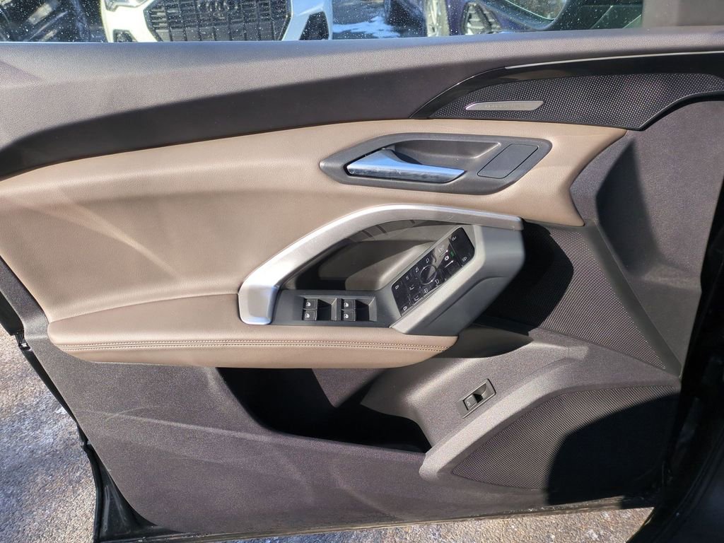 Certified 2025 Audi Q5 Premium Plus image 7