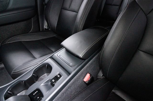 Certified 2025 Volvo XC40 B5 Core image 17