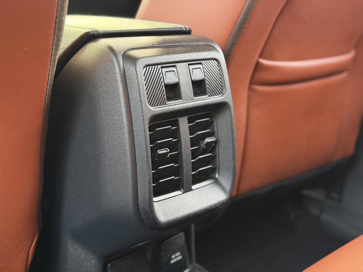 Used 2025 Ford Bronco Heritage Edition image 28