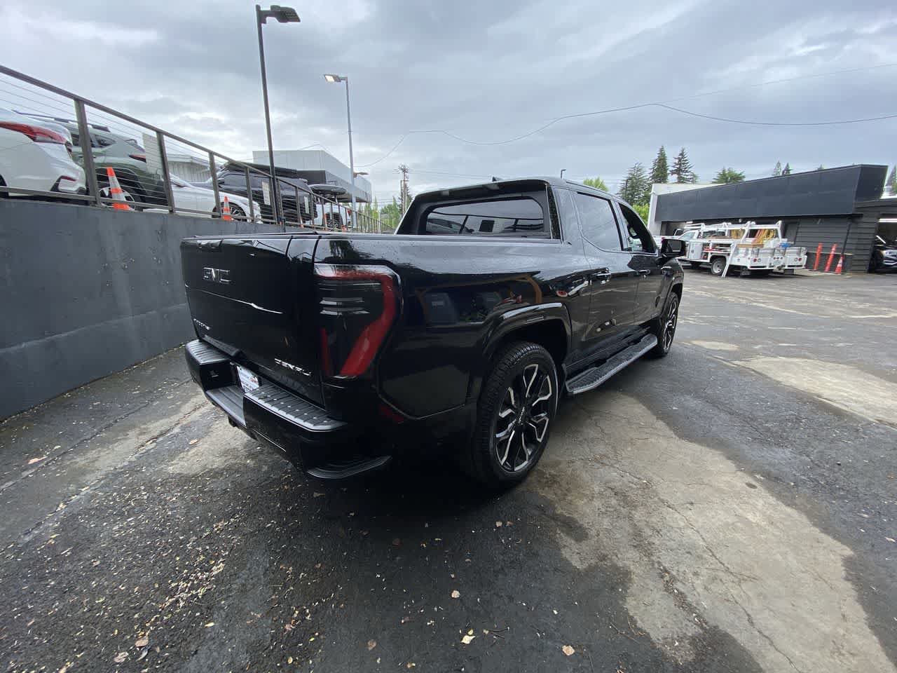 Used 2025 GMC Sierra EV Denali AWD/4WD image 6