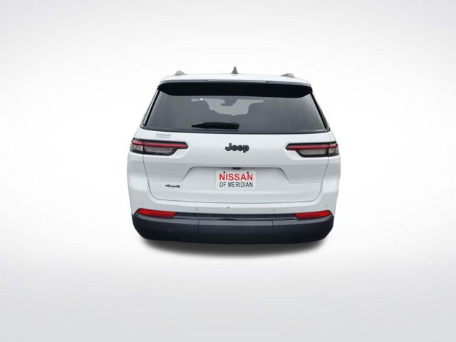 Used 2023 Jeep Grand Cherokee L Laredo image 4