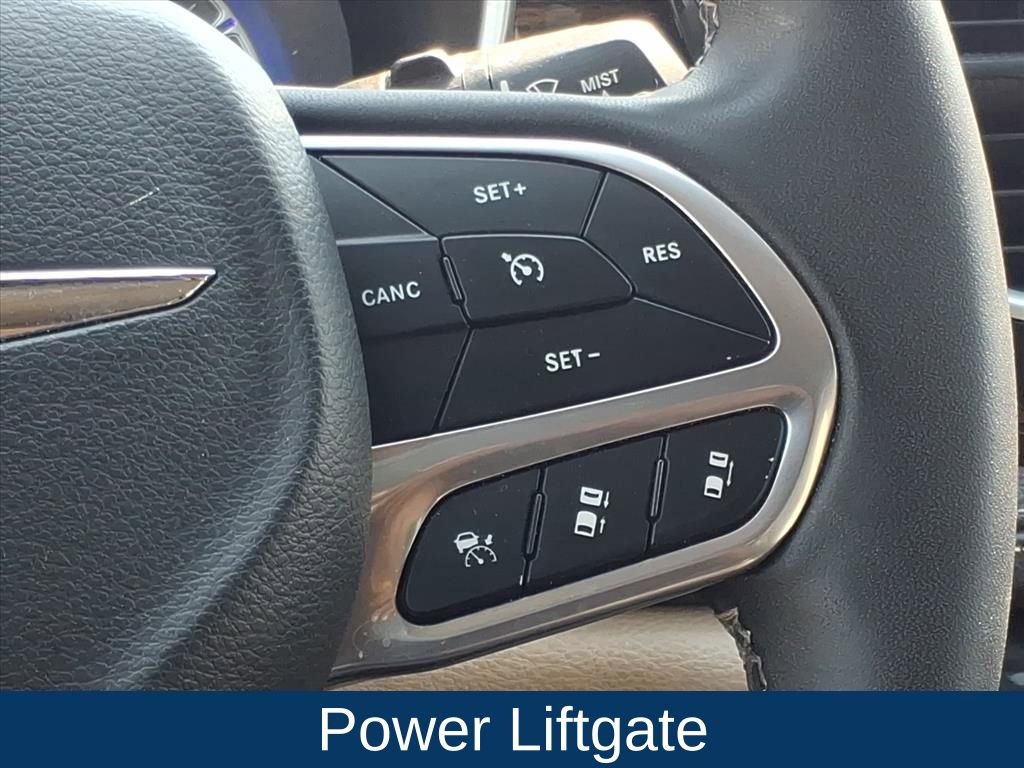 Used 2023 Chrysler Pacifica Limited image 12