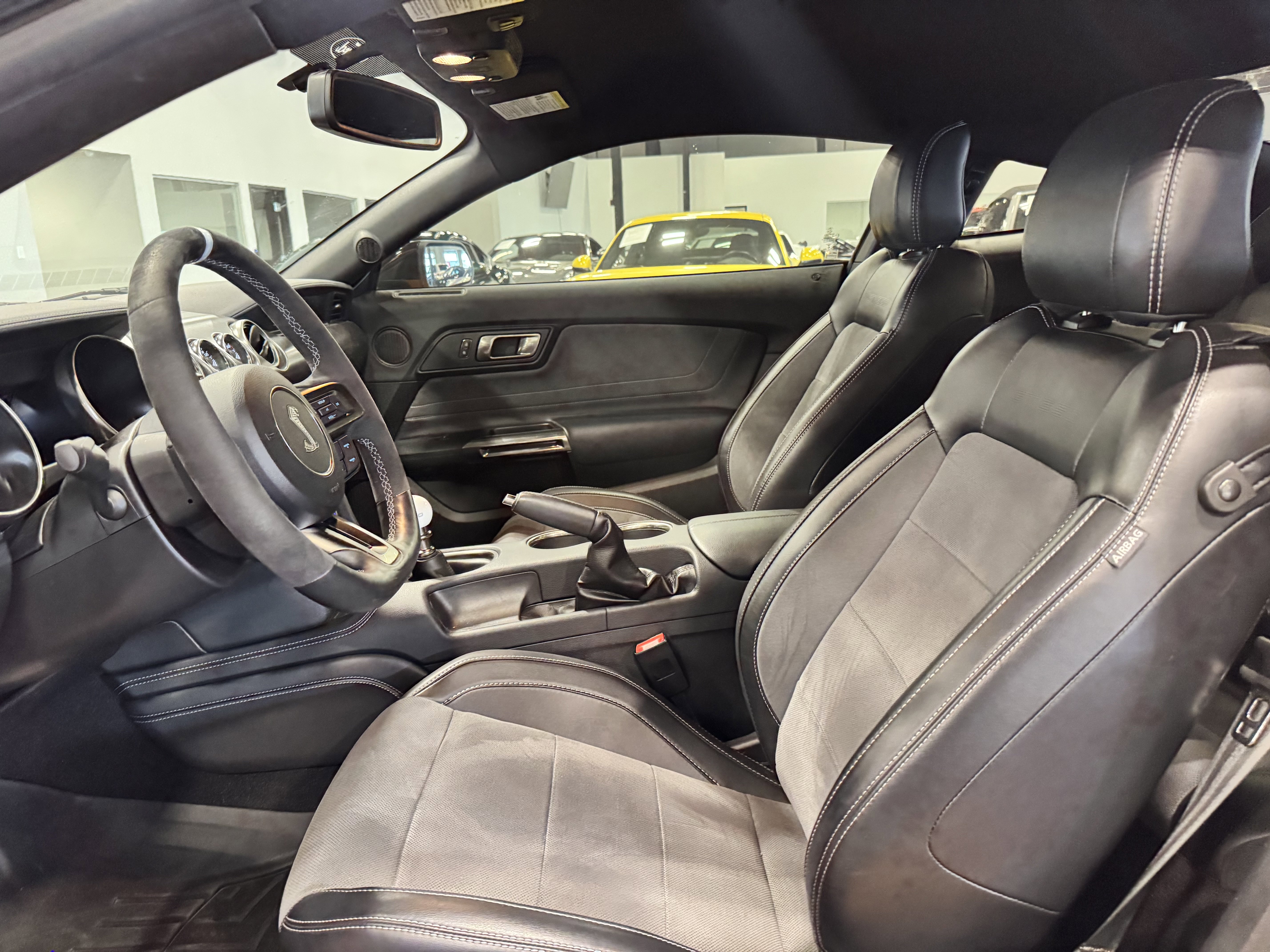 Used 2019 Ford Mustang Shelby GT350 w/ Technology Package RWD image 9