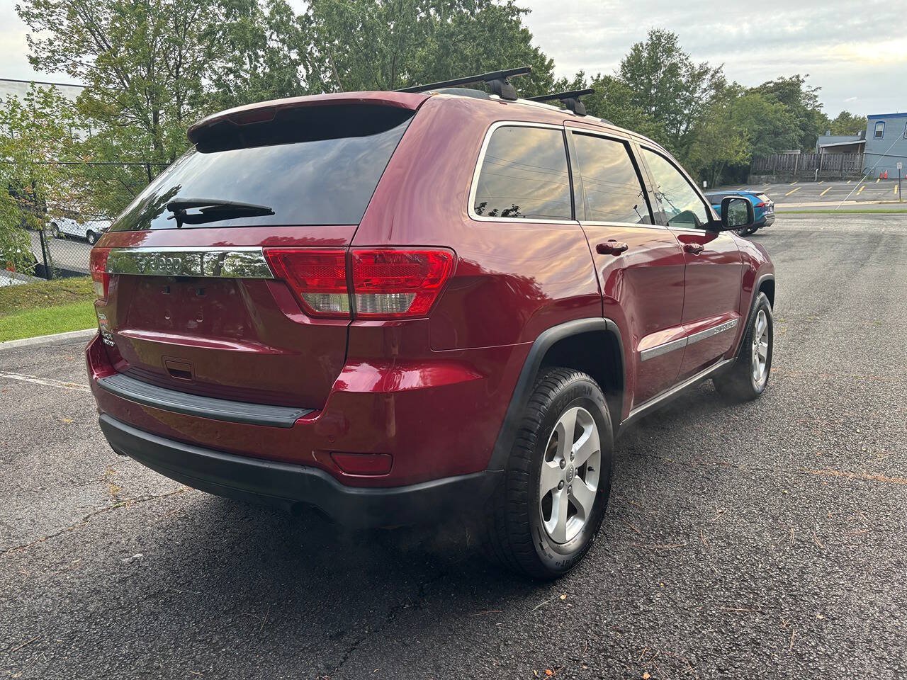 Used 2012 Jeep Grand Cherokee Laredo AWD/4WD image 5