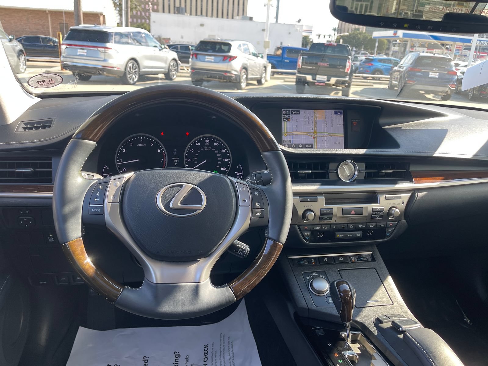 Used 2015 Lexus ES 350 w/ Ultra Luxury Package FWD image 18
