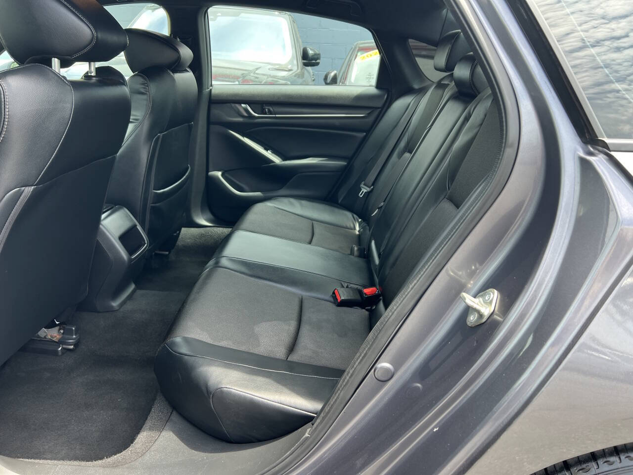 Used 2018 Honda Accord Sport image 8
