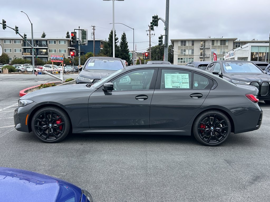 New 2026 BMW 330i Sedan w/ M Sport Package RWD image 2