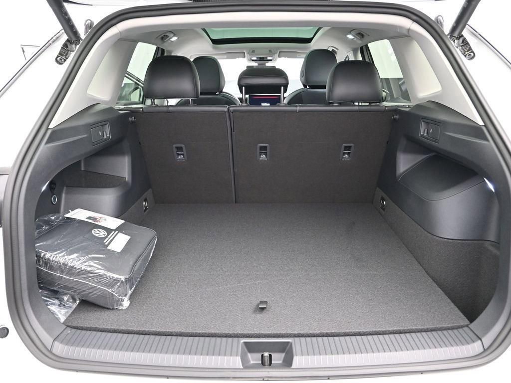 New 2026 Volkswagen Tiguan SE image 10