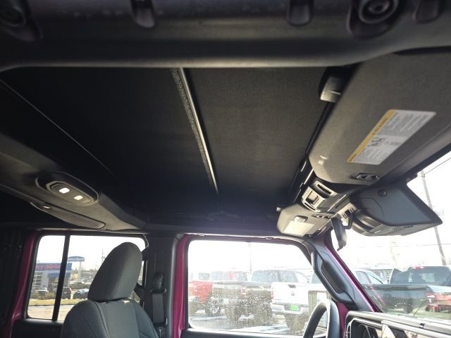 Used 2024 Jeep Gladiator Sport image 40