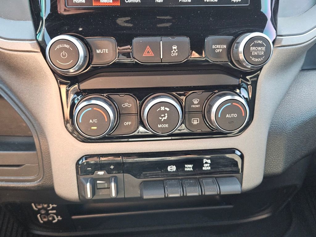 Used 2024 RAM 3500 Tradesman w/ Towing Technology Group AWD/4WD image 19
