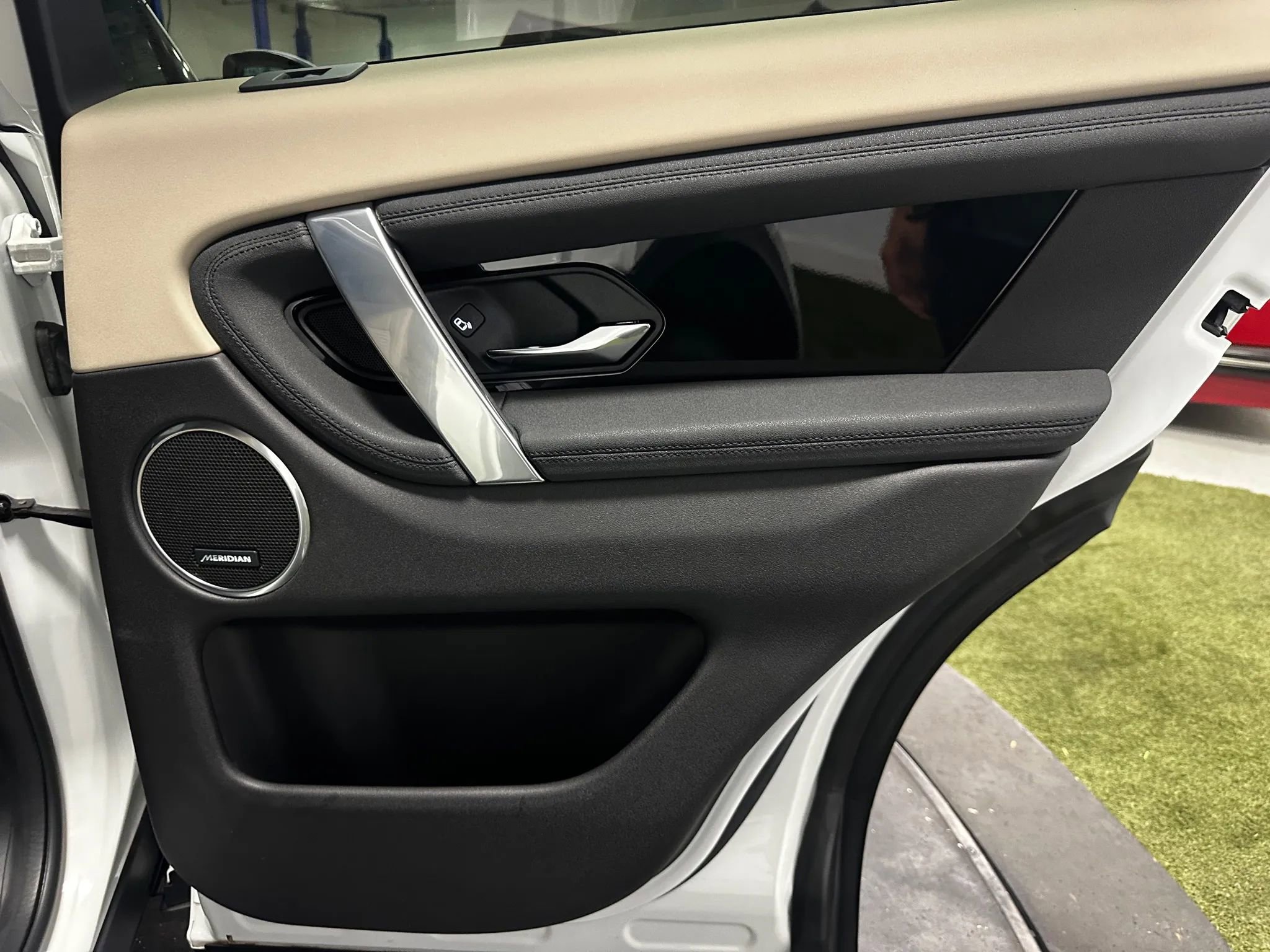 Used 2021 Land Rover Discovery Sport SE image 22