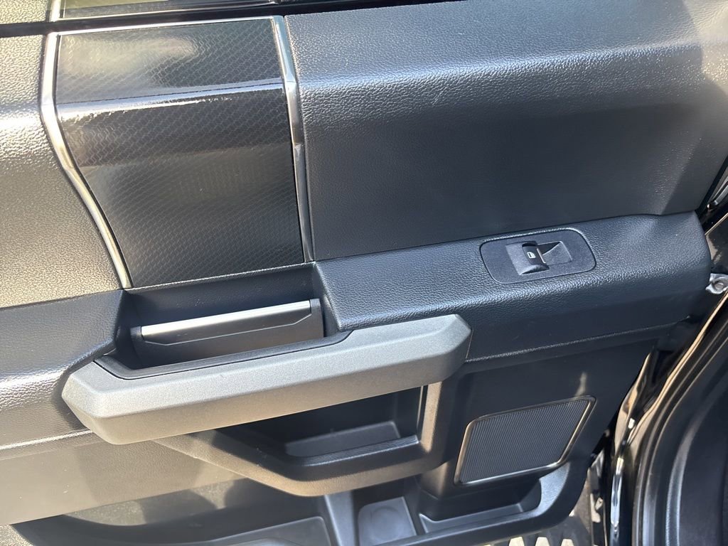 Used 2018 Ford F150 Raptor w/ Equipment Group 802A Luxury image 46