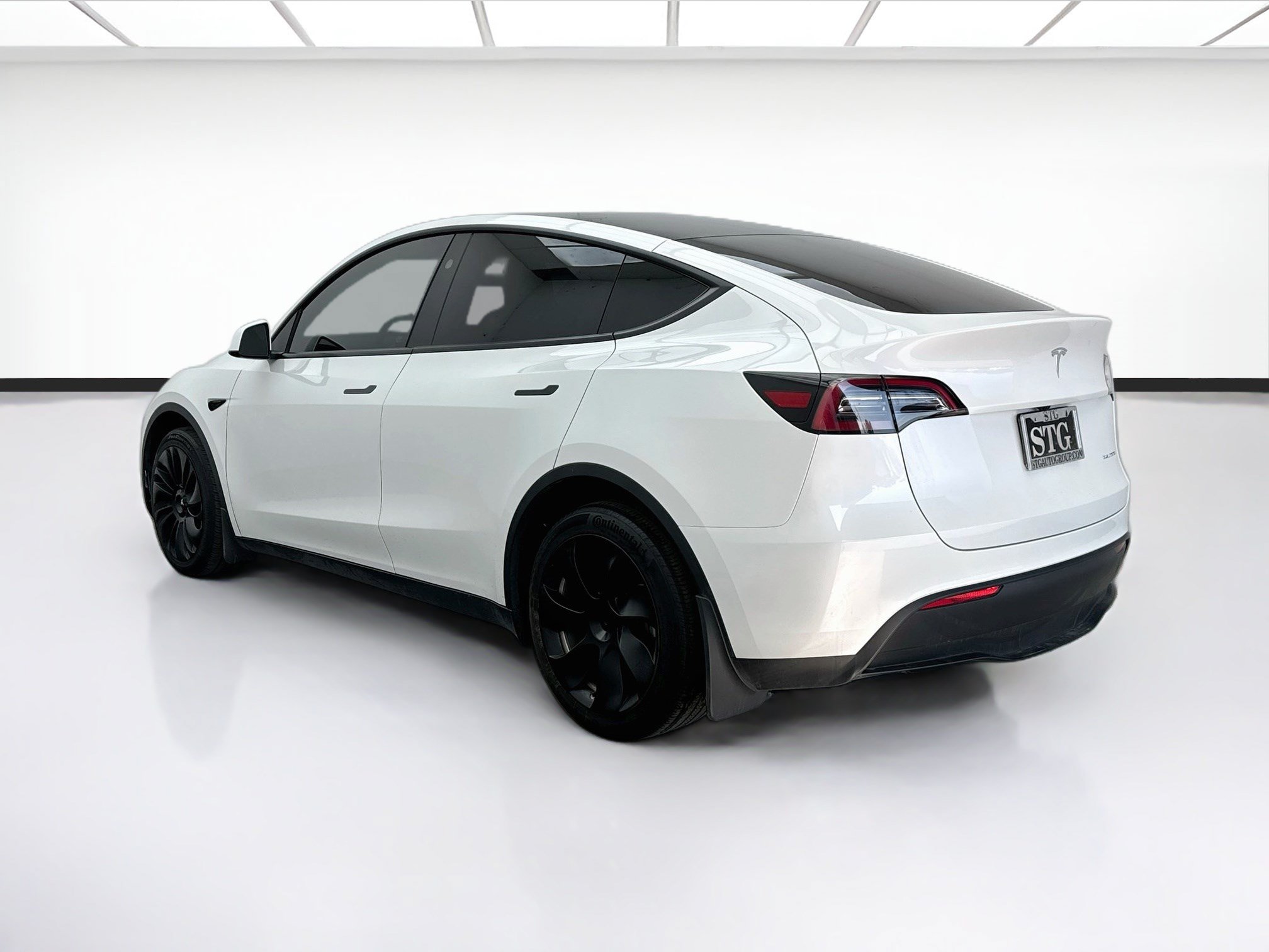 Used 2023 Tesla Model Y Long Range AWD/4WD image 6