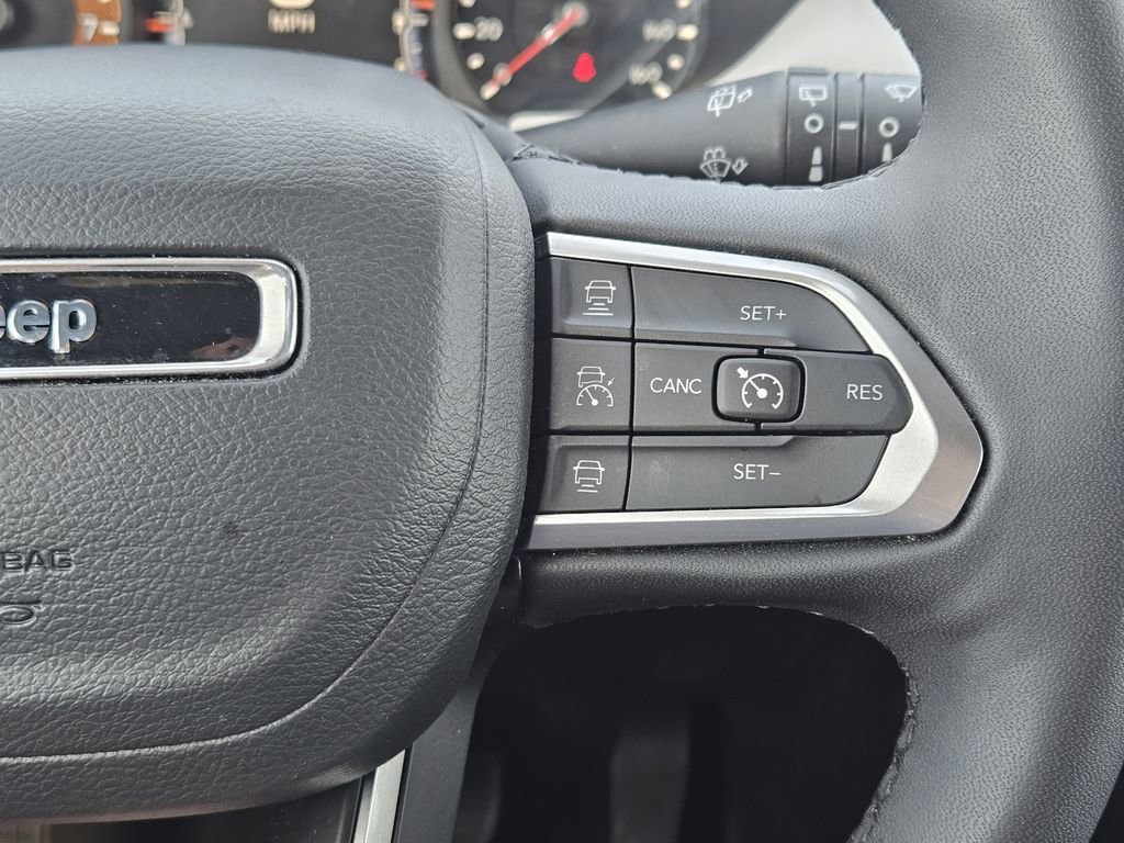 Used 2025 Jeep Compass Limited AWD/4WD image 34