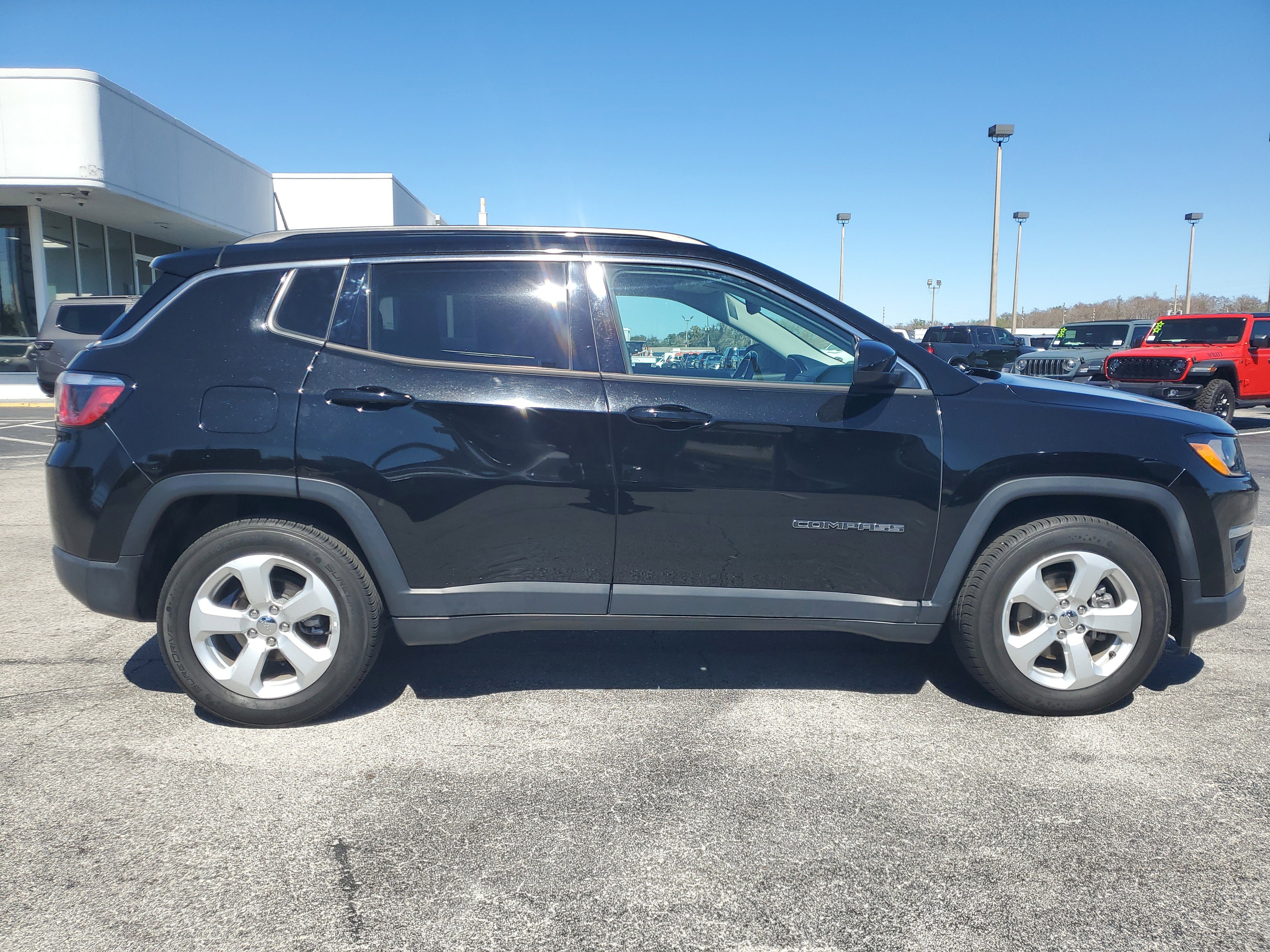 Used 2019 Jeep Compass Latitude image 9