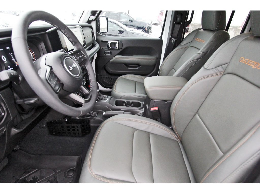 Used 2025 Jeep Gladiator Mojave w/ Convenience Group AWD/4WD image 6