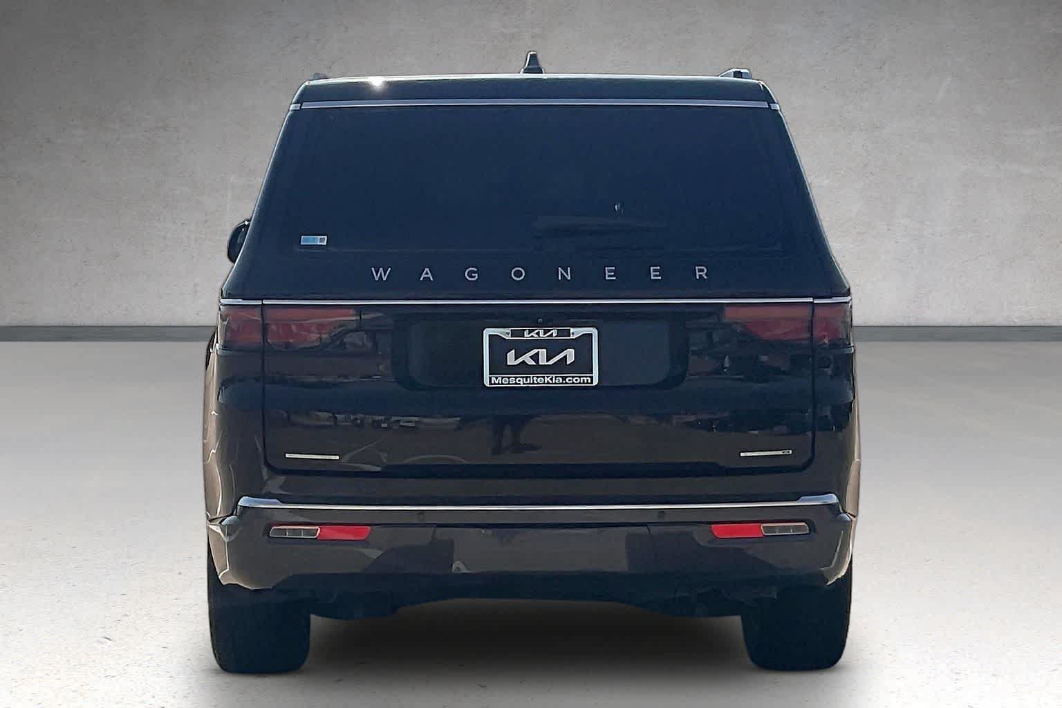 Used 2022 Jeep Wagoneer Series II AWD/4WD image 5